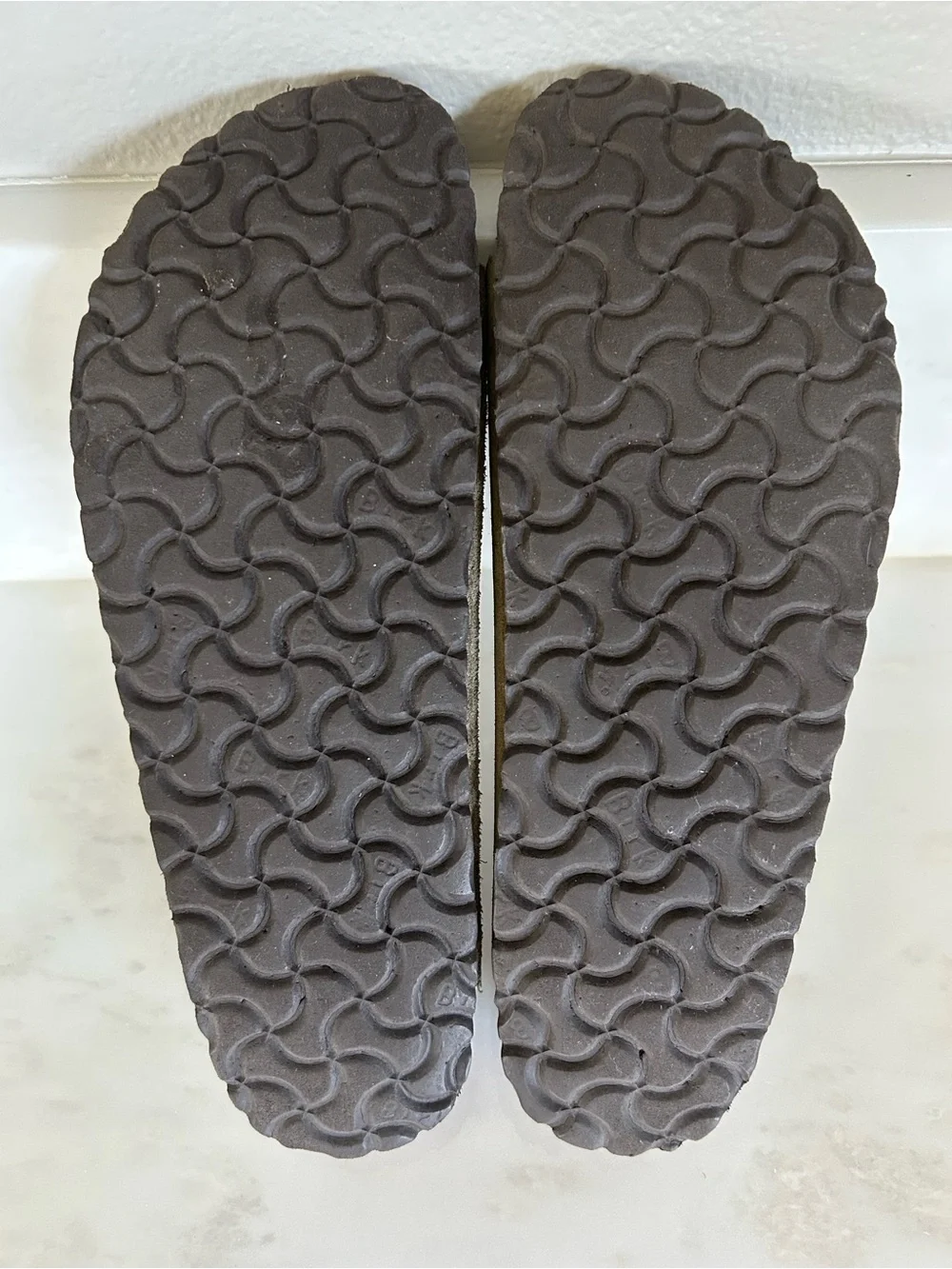 Birkenstock Arizona Soft Footbed Suede Taupe Size EU 42 Unisex